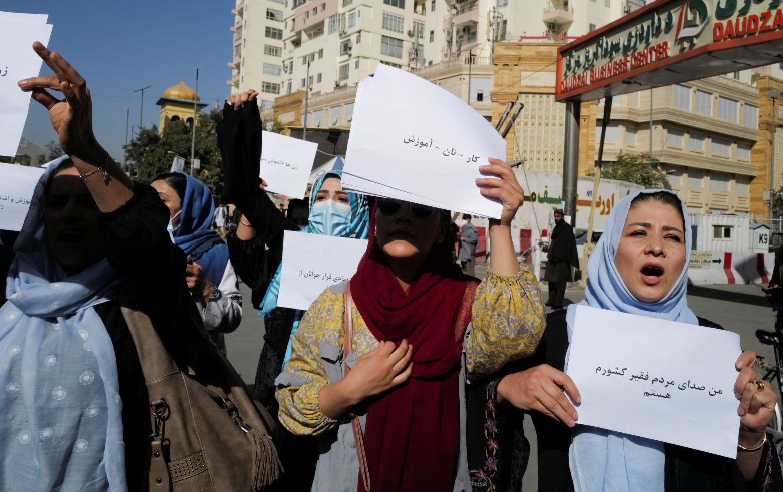 Αφγανιστάν - Νέα διαδήλωση γυναικών - Οι Ταλιμπάν εμπόδισαν δημοσιογράφους να πλησιάσουν