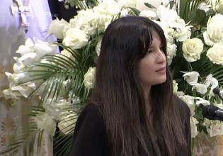 Αιμιλία κόρη Φώφης Γεννηματά – Θα μας λείψει το χάδι, το χαμόγελό σου και το ζεϊμπέκικο της ζωής σου