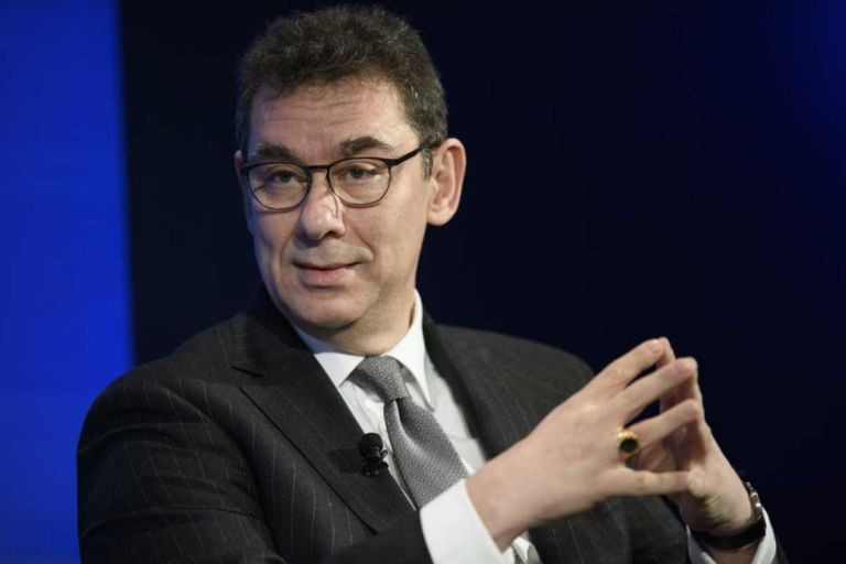 Μπουρλά – Ο CEO της Pfizer βραβεύεται στην Αθήνα