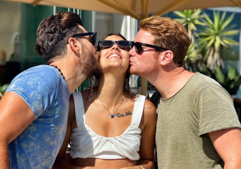 Άννα Μαρία Βέλλη – Διαψεύδει τις φήμες ότι δε μιλιέται με Μπάρτζη και Καφετζή