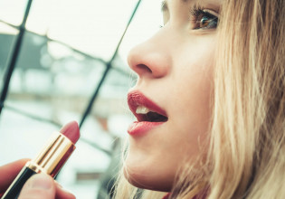 Αυτές είναι οι πέντε πιο hot αποχρώσεις κραγιόν για φέτος