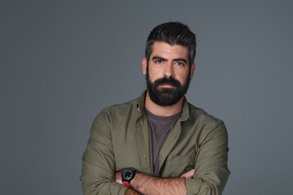 Η Γη της Ελιάς – Η Ευτυχία κάνει ξανά έρωτα με τον Ανέστη