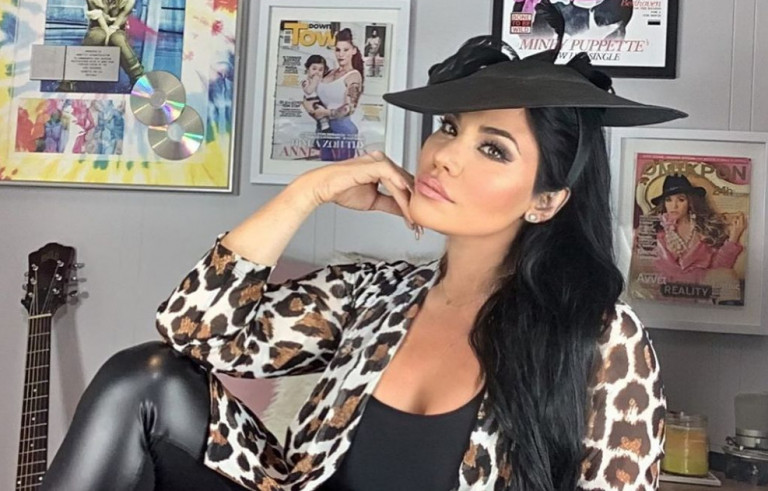 Αννέτ Αρτάνι – Αυτός ο άνθρωπος μου έκοψε τη φωνή, θέλω να την πάρω πίσω