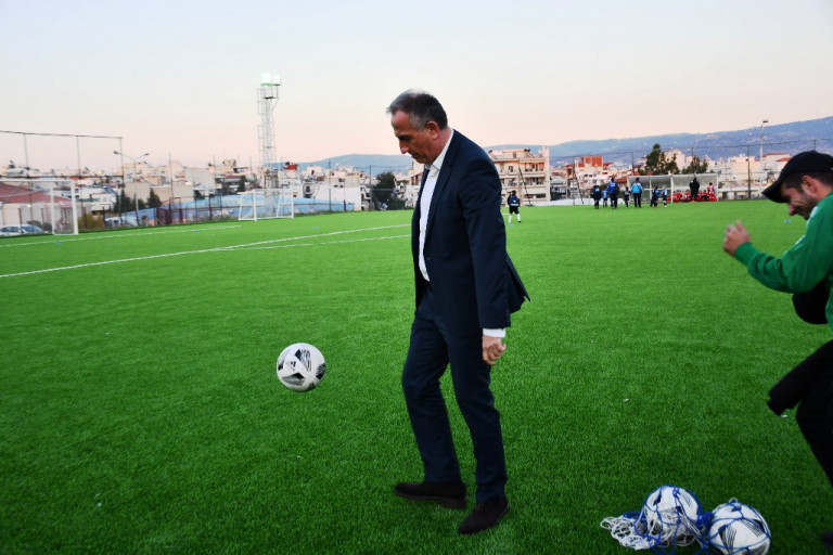 «Μπαλαδόρος» ο υπουργός