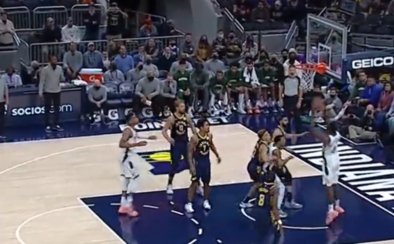 Αντετοκούνμπο – Ασίστ ο Γιάννης και… κάρφωμα από τον Θανάση