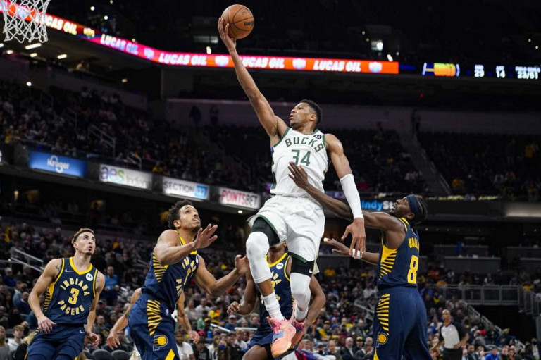 Η μεγάλη εμφάνιση του Αντετοκούνμπο κόντρα στους Πέισερς