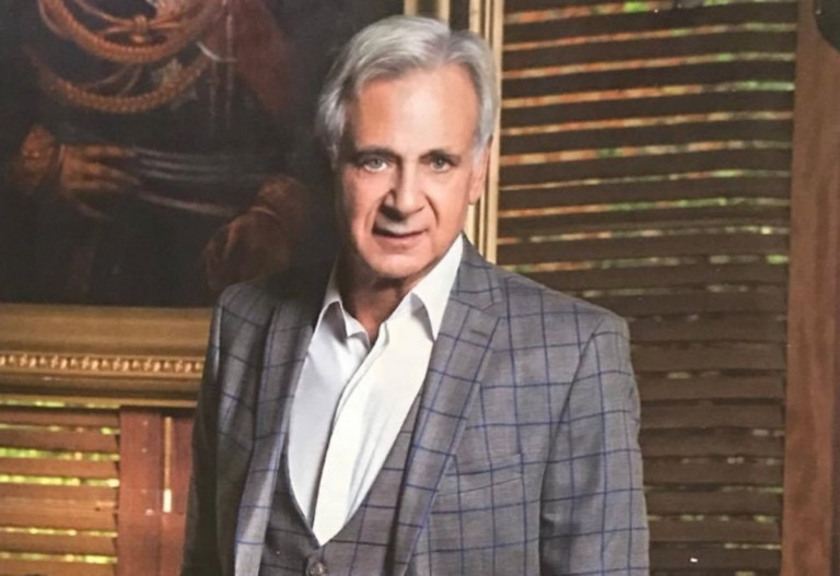 Συμπέθεροι από τα Τίρανα – Ο αδέκαστος Ηλίας Λαλαμπίρδας ζωντανά από το Κουδουνάρι