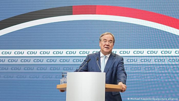 Σίριαλ η παραίτηση Λάσετ – Παραμένει μέχρι να… φύγει