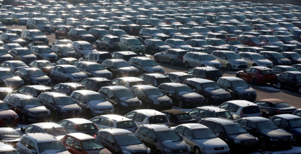 Καινούργιο αυτοκίνητο- Πόσο πρέπει να δουλέψει ο Έλληνας για να το αγοράσει