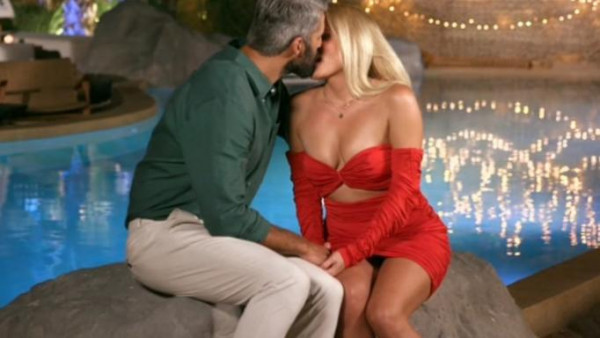 Τhe Bachelor – O Aλέξης Παππάς δε χαλάει χατίρια – Φιλήθηκε με την Φένια