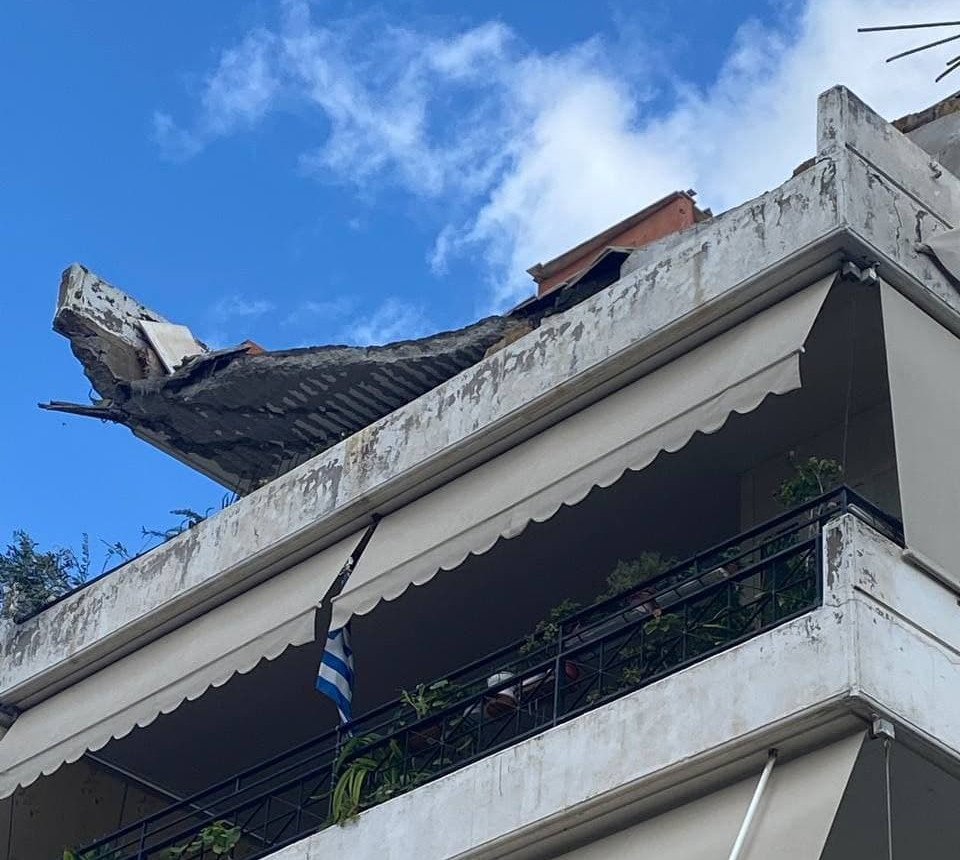 Έπεσε μπαλκόνι πολυκατοικίας στο Χαλάνδρι – Εκκενώθηκε το κτίριο