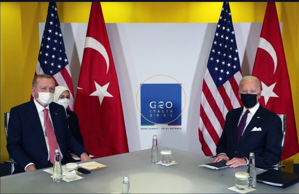 Μπάιντεν – Ερντογάν – Τι συζητήθηκε στη συνάντηση «αστραπή» των δύο ηγετών