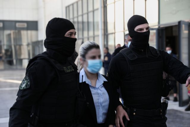 Επίθεση με βιτριόλι – Δεν ζητά το ελαφρυντικό της ειλικρινούς μεταμέλειας η Έφη – Ένταση στο δικαστήριο