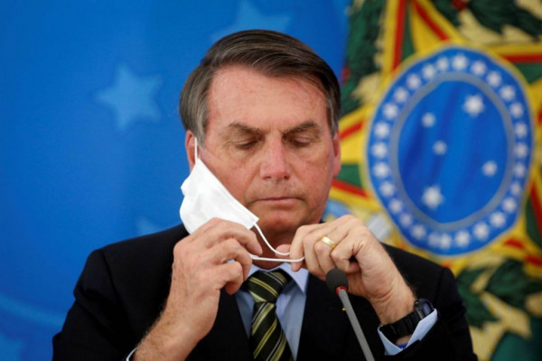 Βραζιλία – Εγκρίθηκε πόρισμα για παύση και παραπομπή σε δίκη του Μπολσονάρου για «εννέα εγκλήματα»