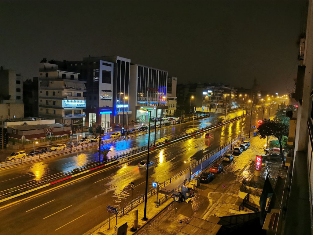 Κακοκαιρία «Μπάλλος» – Άνοιξαν οι ουρανοί στην Αττική