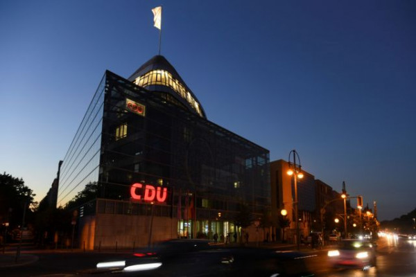 Γερμανία – Την εκλογή της νέας ηγεσίας από τη βάση των μελών προκρίνουν οι τοπικές οργανώσεις του CDU