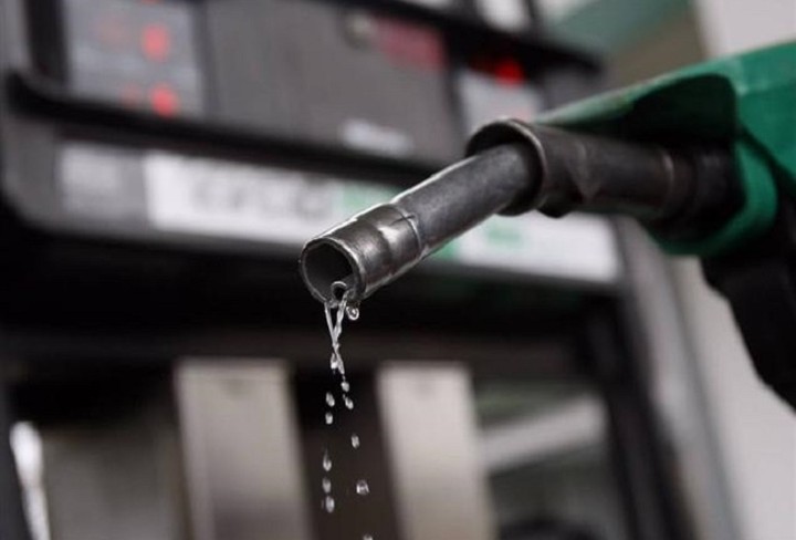 Πετρέλαιο κίνησης σε τιμή… σαμπάνιας – Σε απόγνωση οι καταναλωτές