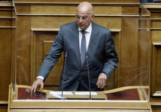 Βουλή – Οργισμένη αντίδραση Δένδια σε Μπογδάνο για «συμπαράταξη με Κασιδιάρη»