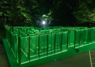 Λαβύρινθος με αναφορές στο Squid Game  ξαφνιάζει τους περαστικούς στη Σεούλ