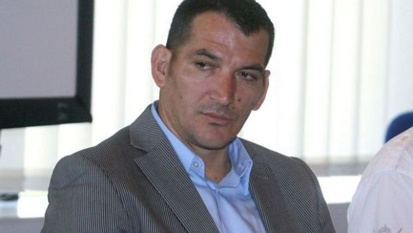 Πύρρος Δήμας – Συντετριμμένος στην κηδεία της μητέρας του