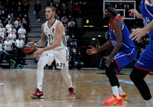 Τρελαίνει κόσμο η Βιλερμπάν – Νίκησε την Εφές με καλάθι του Αντετοκούνμπο