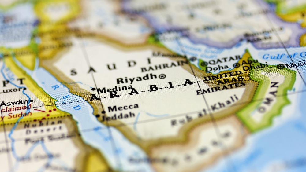 Σαουδική Αραβία - Εχθρικό βλήμα των Χούθι της Υεμένης έπληξε το αεροδρόμιο της Τζιζάν - Πέντε τραυματίες