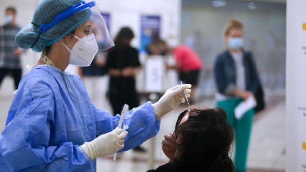 Κοροναϊός – Ποιες περιοχές «κοκκινίζουν» – Γίνεται πορτοκαλί η Αθήνα