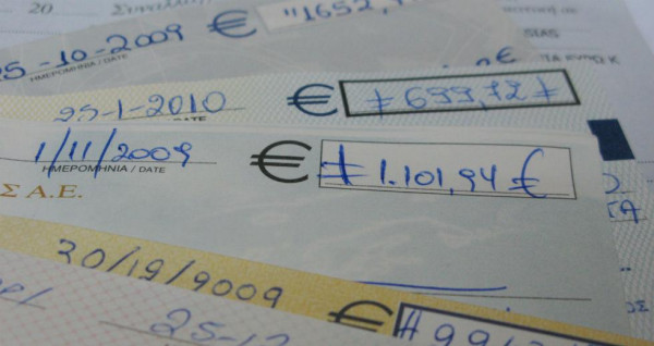 Βρόχος για την αγορά οι ανεξόφλητες επιταγές των 4 δισ. ευρώ