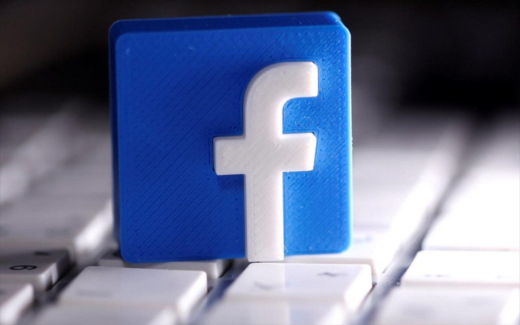 Τη μέρα που έπεσαν τα social