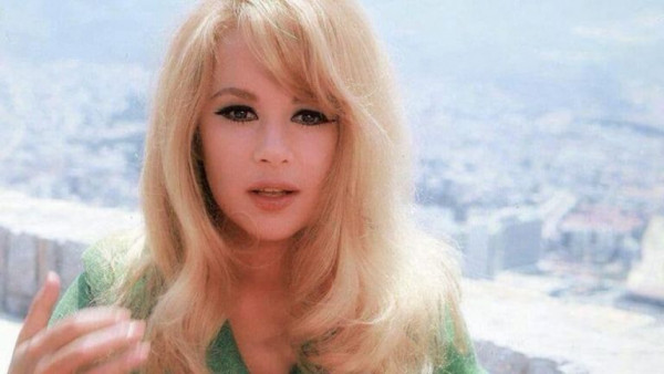 Αλίκη Βουγιουκλάκη – Απίθανες αποκαλύψεις για την αγαπημένη ηθοποιό – Πόσα χρήματα έβγαζε;