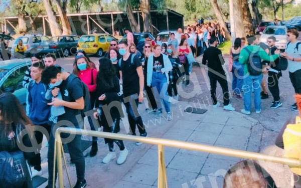 Πανεπιστήμιο Πατρών – Απέραντη ουρά για ένα πιάτο φαγητό στην εστία