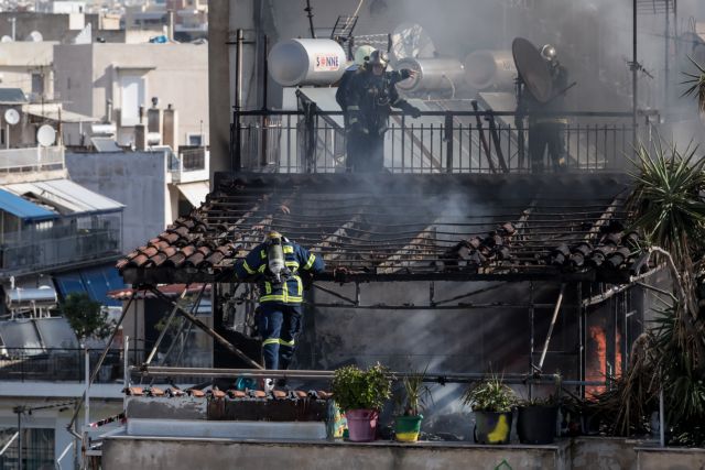 Φωτιά σε διαμέρισμα στην Ακαδημία Πλάτωνος - Σε συναγερμό η πυροσβεστική
