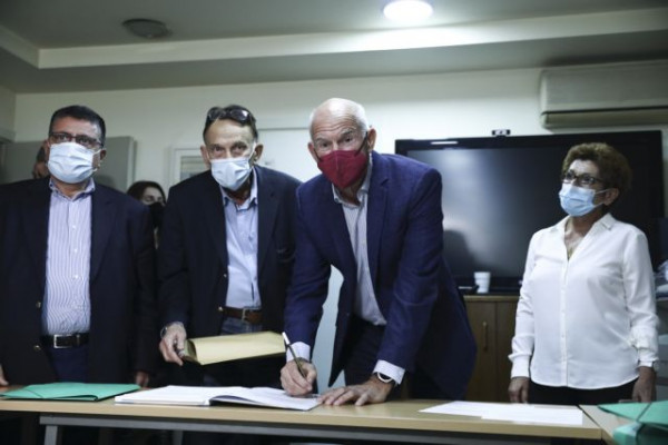 Γιατί «κόπηκαν» δύο υπογραφές στήριξης στον Παπανδρέου