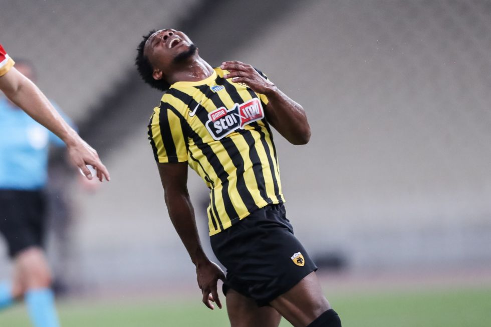 Σοκ με Λιβάι Γκαρσία – Στο νοσοκομείο διακομίστηκε ο εξτρέμ της ΑΕΚ