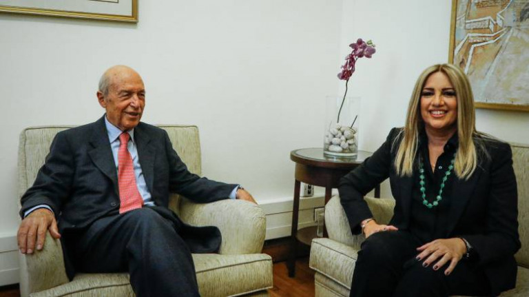 Ευχές από τον Κώστα Σημίτη στη Φώφη Γεννηματά για ταχεία ανάρρωση