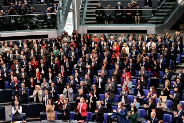 Γερμανία – Πρώτη συνεδρίαση για την Bundestag με τη νέα σύνθεση