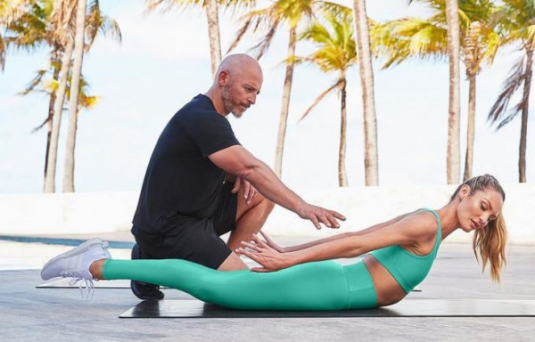 Ο γυμναστής των σούπερ σταρ αποκαλύπτει ποιο είναι το μυστικό για τέλειο σώμα