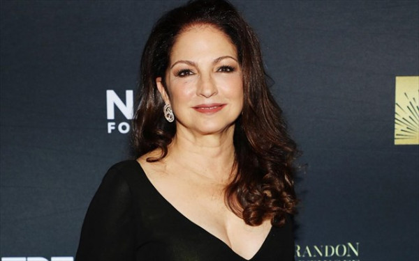 Γκλόρια Εστέφαν – Έπεσε θύμα σεξουαλικής κακοποίησης στα εννέα της χρόνια – «Θα σκοτώσω τη μάνα σου αν το πεις»