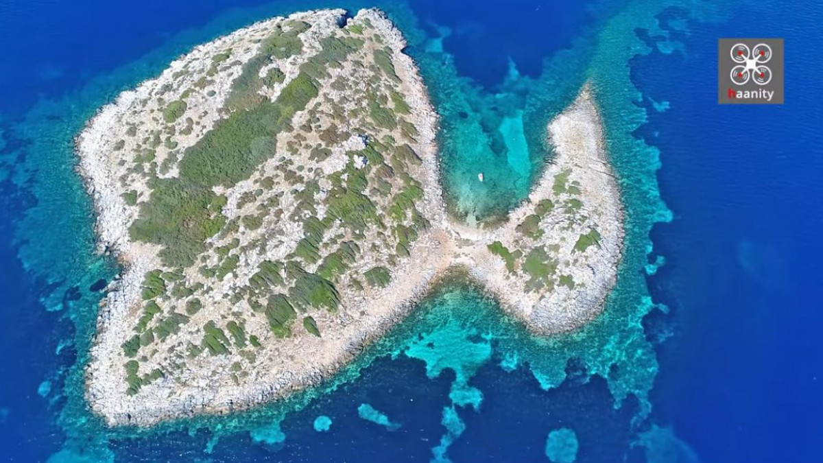 Φονιάς: Αυτό είναι το ελληνικό νησί με το ανατριχιαστικό όνομα - Μια ανάσα από την Αθήνα