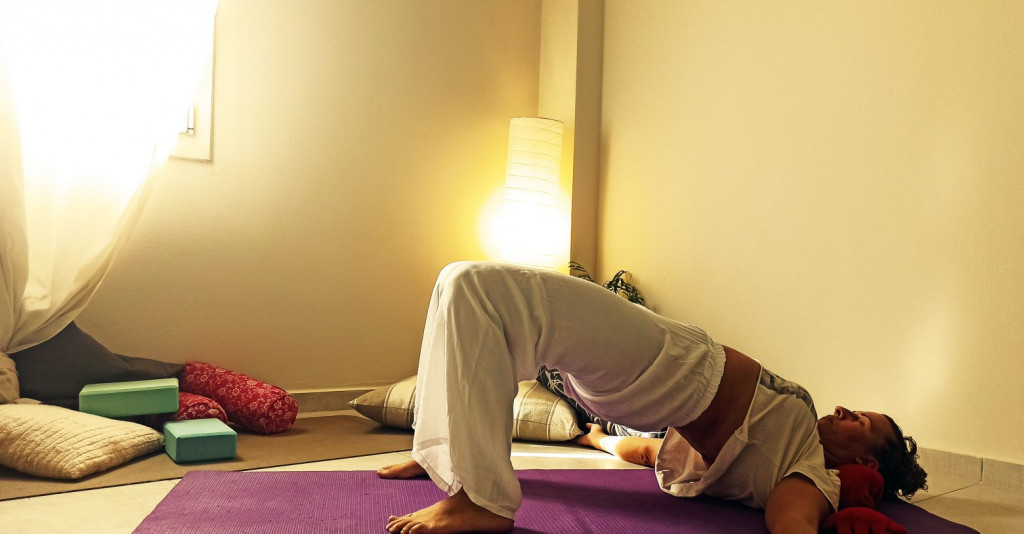 Μια yoga instructor μοιράζεται 5 συμβουλές για καλύτερο σεξ μέσω του διαλογισμού