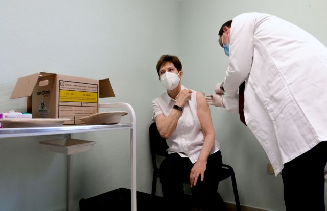 Ουγγαρία - Θερίζουν τα κρούσματα - Υποχρεωτικός εμβολιασμός των εργαζομένων