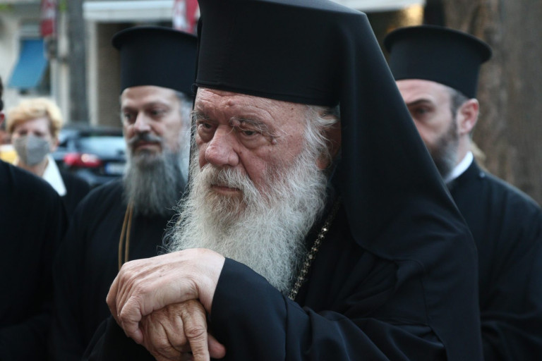 Ιερώνυμος – Όποιος διαφωνεί με τη γραμμή της Εκκλησίας να αποσυρθεί στο σπίτι του