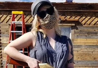 Ανατροπή με την τραγωδία στο Χόλιγουντ – Τι δήλωσε η υπεύθυνη όπλων της ταινίας του Μπάλντουιν