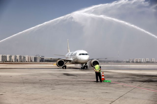 Ισραήλ – Αφιξη της πρώτης πτήσης EgyptAir ύστερα από δεκαετίες