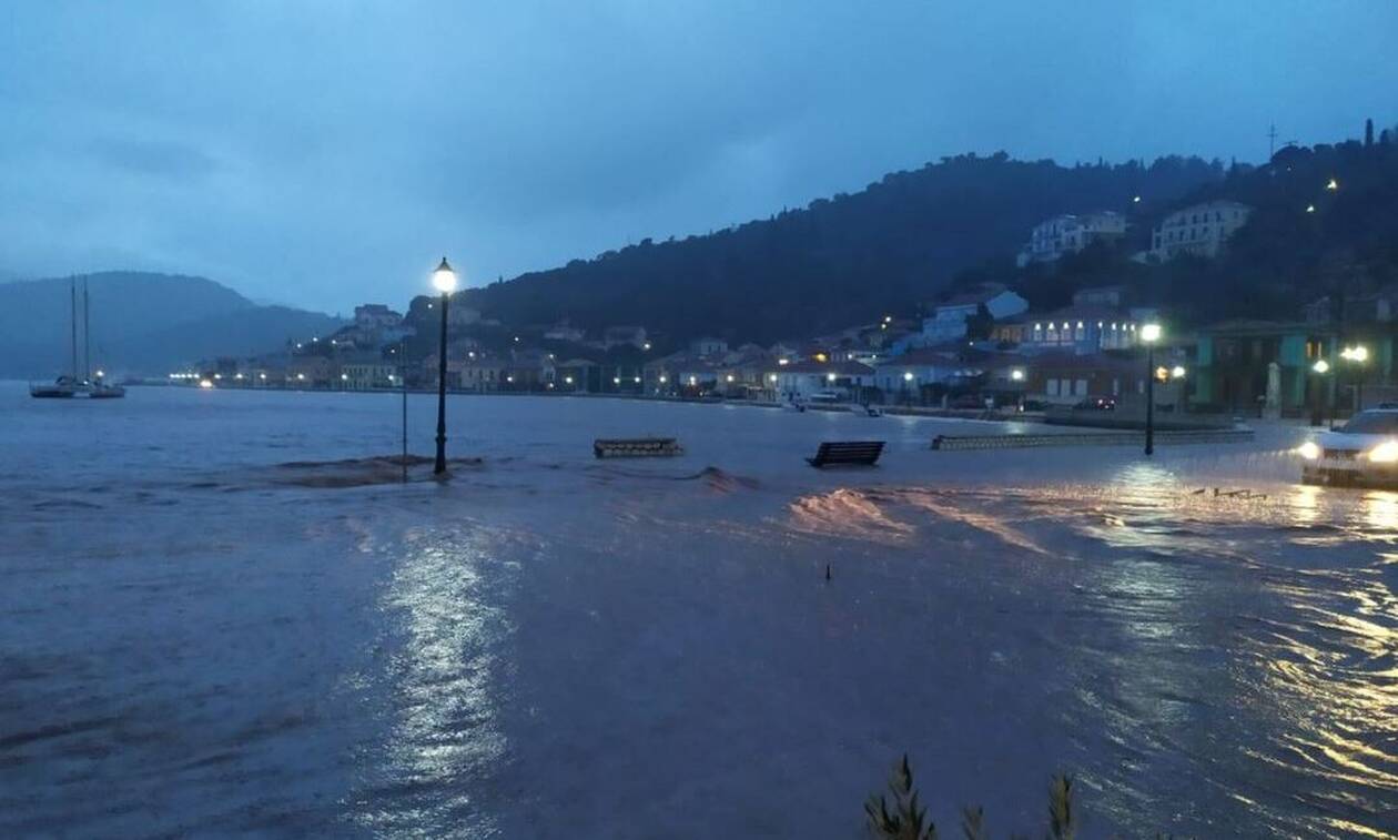 Τσίπρας στον δήμαρχο Ιθάκης - Σώσατε ζωές με την απόφασή σας την ώρα της κακοκαιρίας