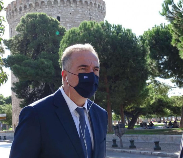 Καλαφάτης για ανεμβολίαστους – Άδικο να χάνονται ζωές την ώρα που μπορούν να σωθούν