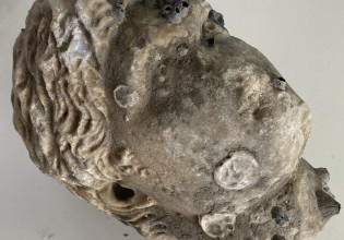 Πρέβεζα – Ανασύρθηκε από τη θάλασσα κεφαλή αγάλματος Ρωμαϊκών Χρόνων