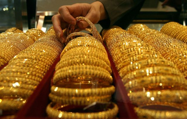 Νάουσα – Προσποιήθηκαν τις πελάτισσες και έκλεψαν κοσμήματα αξίας 30.000 ευρώ
