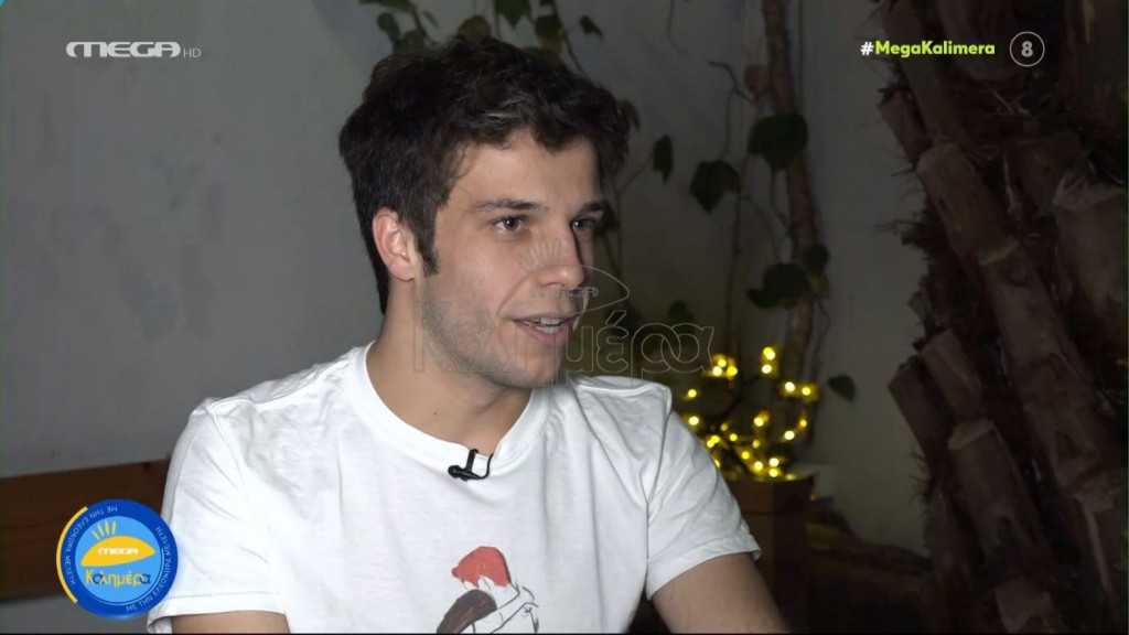 Πάνος Κώτσογλου – Δεν με φλερτάρουν τα κορίτσια μέσω σόσιαλ μίντια