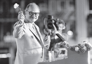 Λεωνίδας Κύρκος – Σε λάθος τόπο, σε λάθος χρόνο, σε λάθος κόμμα